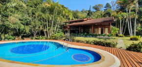 Sítio Fauna e Flora, Cuiabá Itaipava, Linda, 4 quartos, piscina, muito verde e quadra de tênis em condomínio fechado